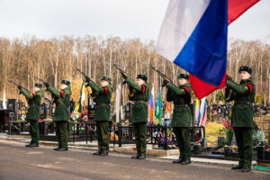 Репортажная фотосъемка похорон в Москве. Услуги фотографа на похороны для военного. Похороны военного