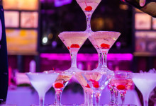 шампанское в бокалах корпоратив