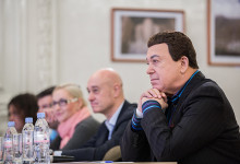 Кобзон в жюри на конкурсе