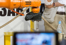 робот гросс манупялутор играет в шахматы