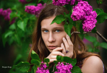 photo shoot of the girls in the blooming lilac
