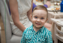 детский портрет- улыбающийся мальчик